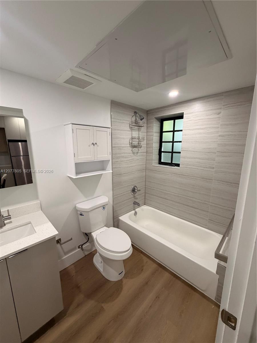 1619 Jefferson Ave # 109 — Photo 3