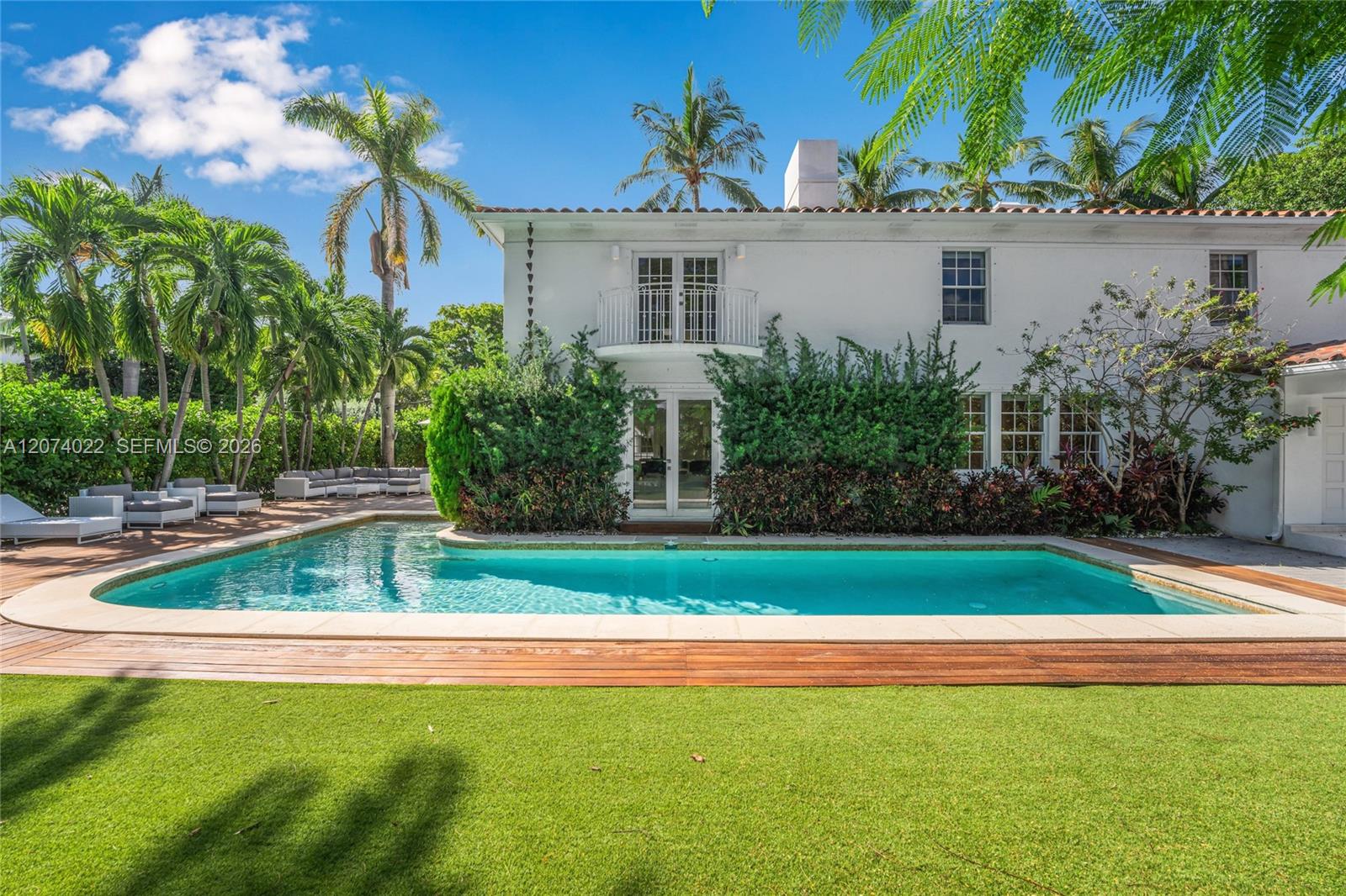 140 N Hibiscus Dr, Miami Beach FL 33139