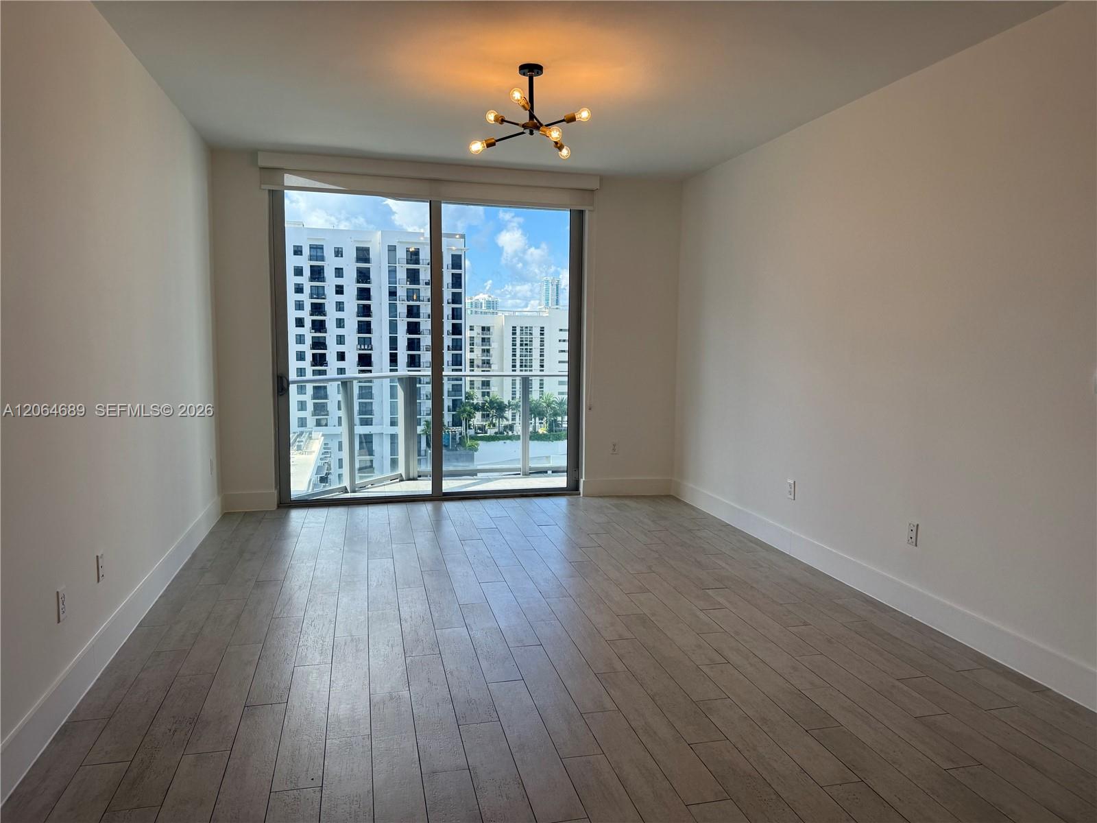 1010 SW 2nd Ave # 1501 — Photo 4