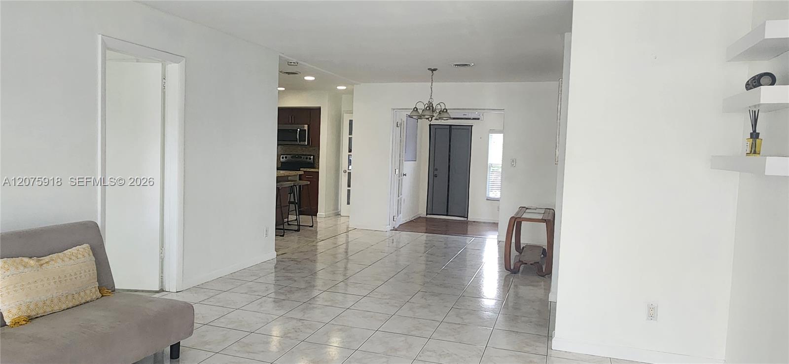 3345 Hayes St — Photo 5