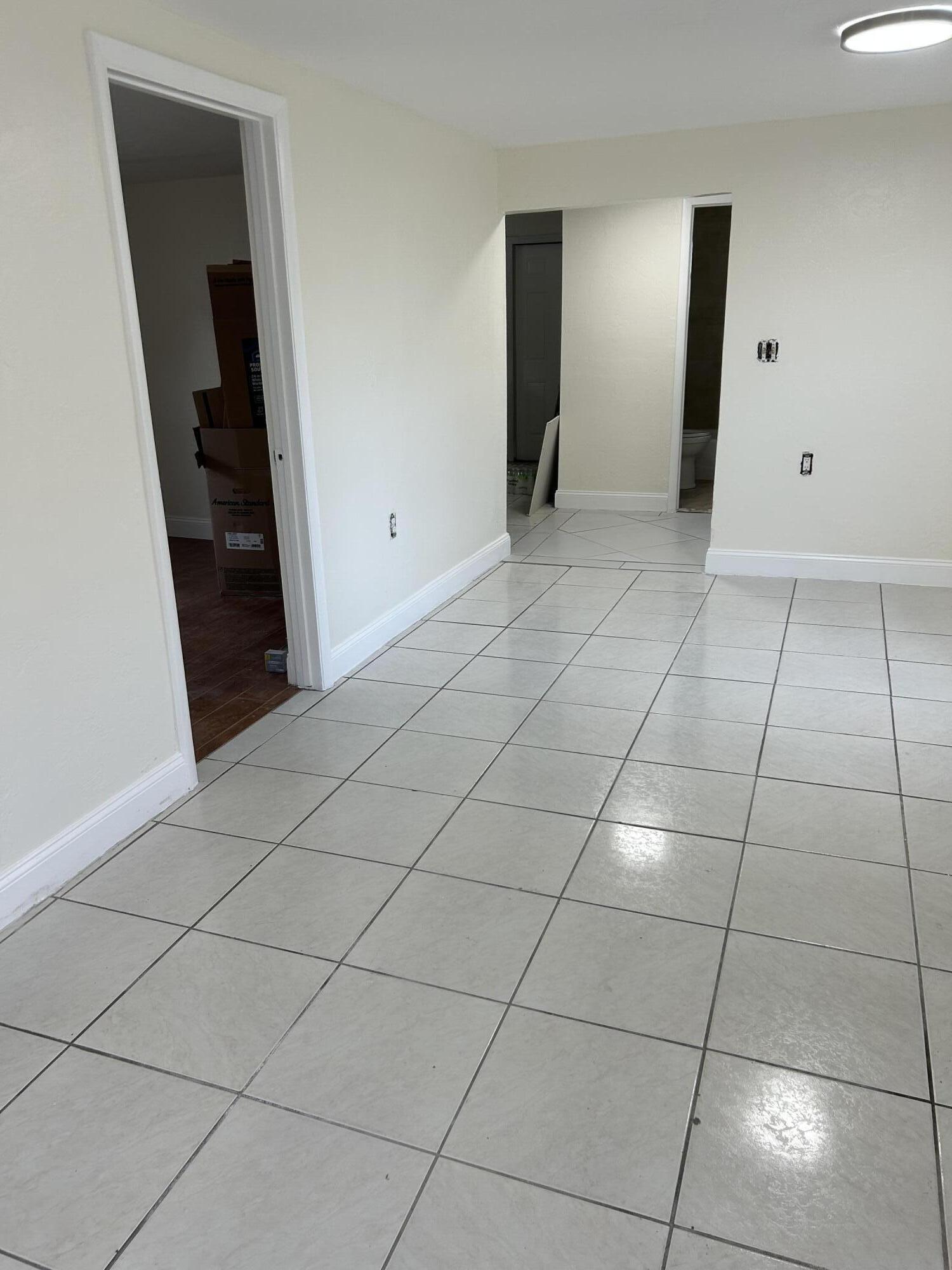314 NW 5TH Street NW # 3 — Photo 2