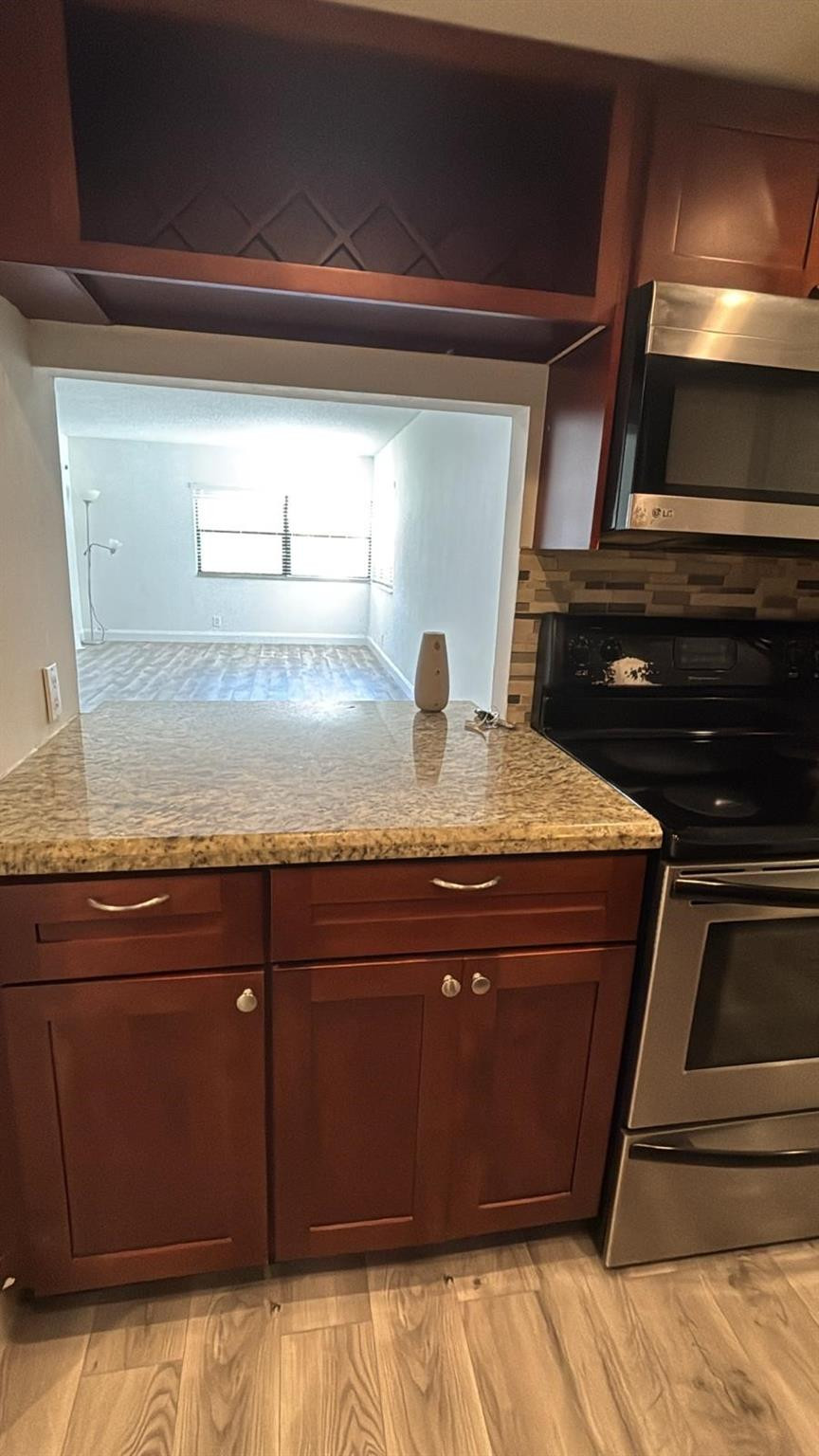 220 LAKEVIEW Drive # 103 — Photo 4