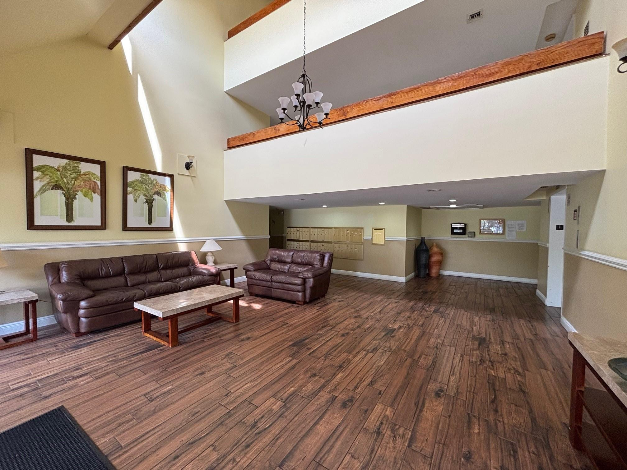 220 LAKEVIEW Drive # 103 — Photo 2