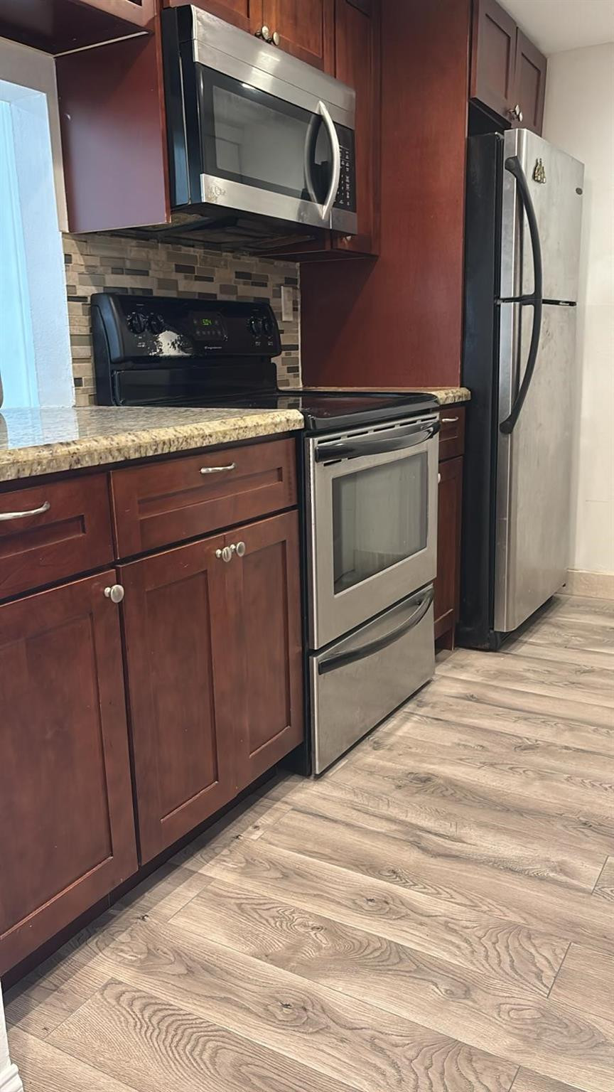 220 LAKEVIEW Drive # 103 — Photo 3