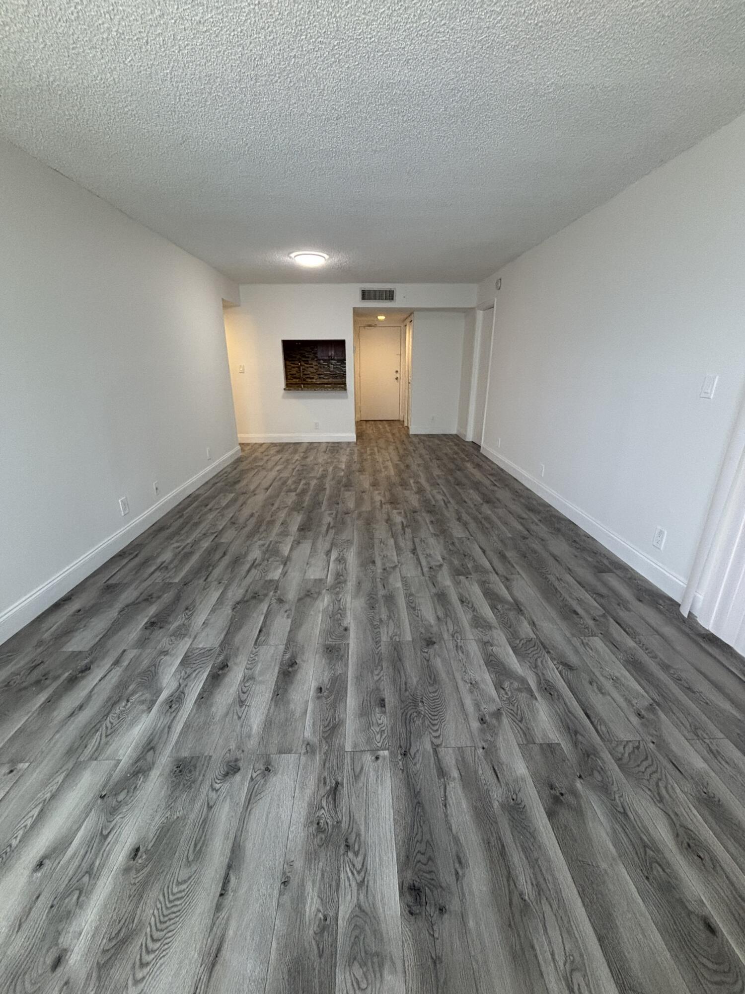 220 LAKEVIEW Drive # 103 — Photo 5