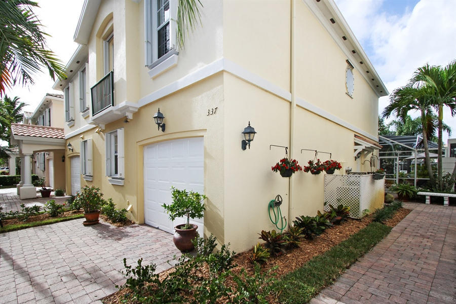 337 Salinas Drive, Palm Beach Gardens FL 33410