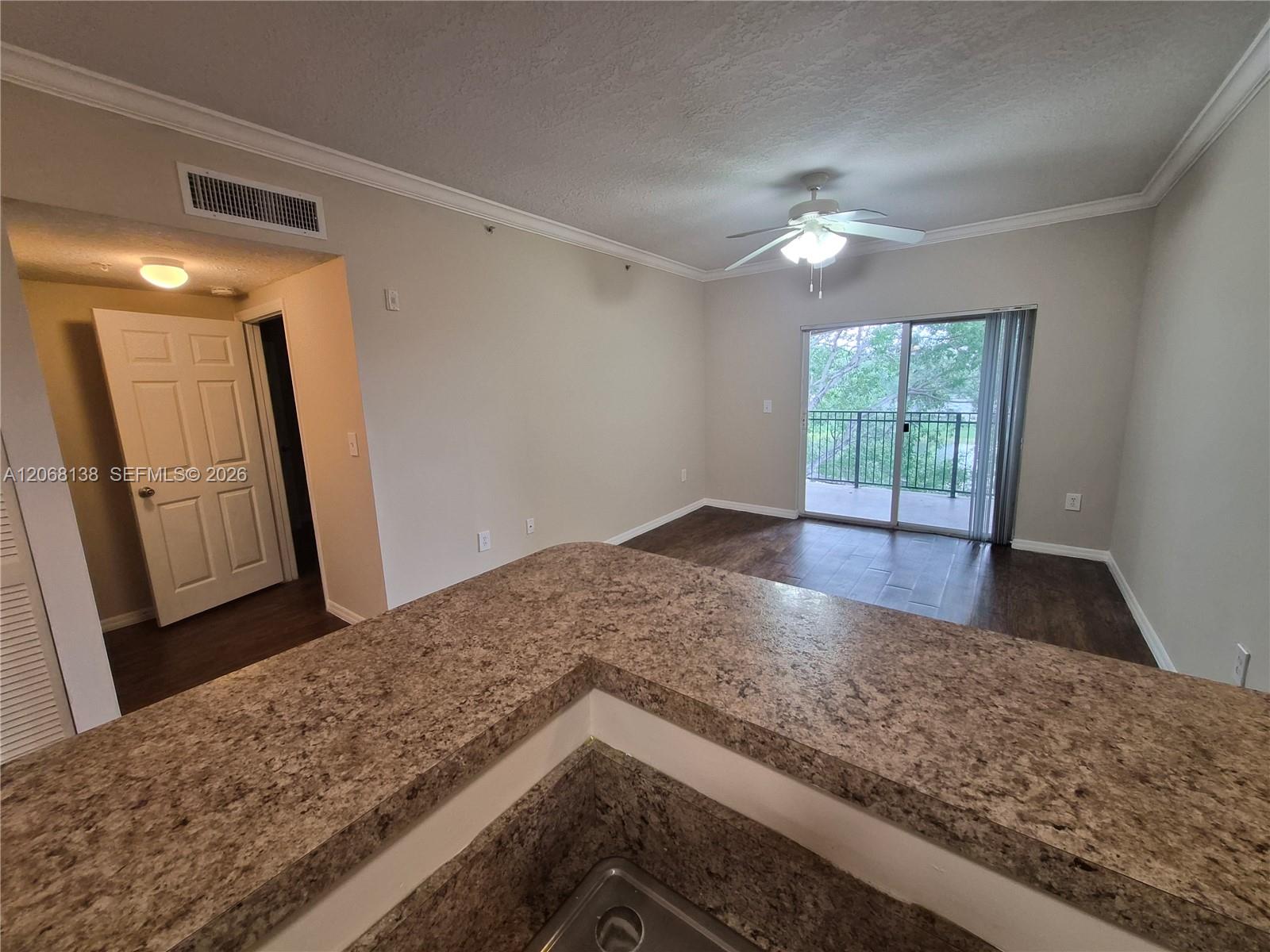 101 SW 117th Ave # 7306 — Photo 4