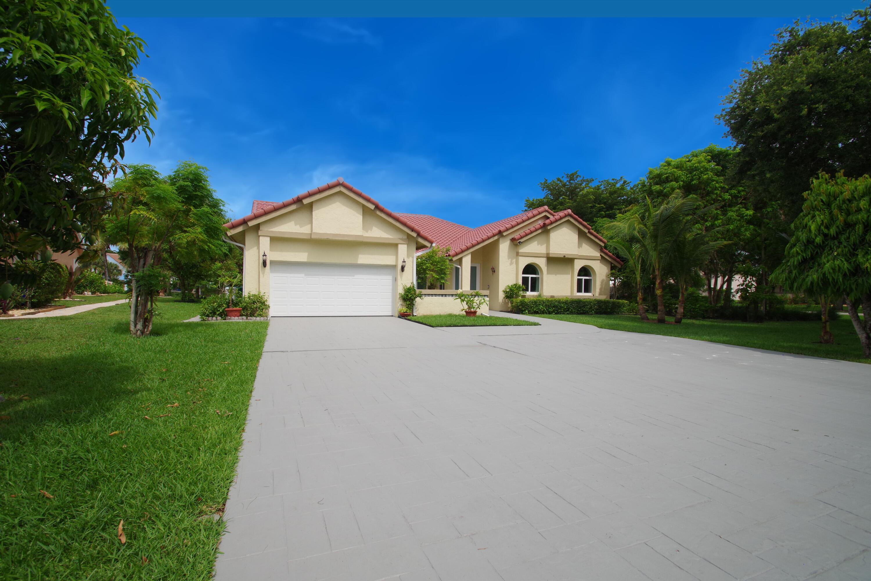 6300 NW 60th Way — Photo 4