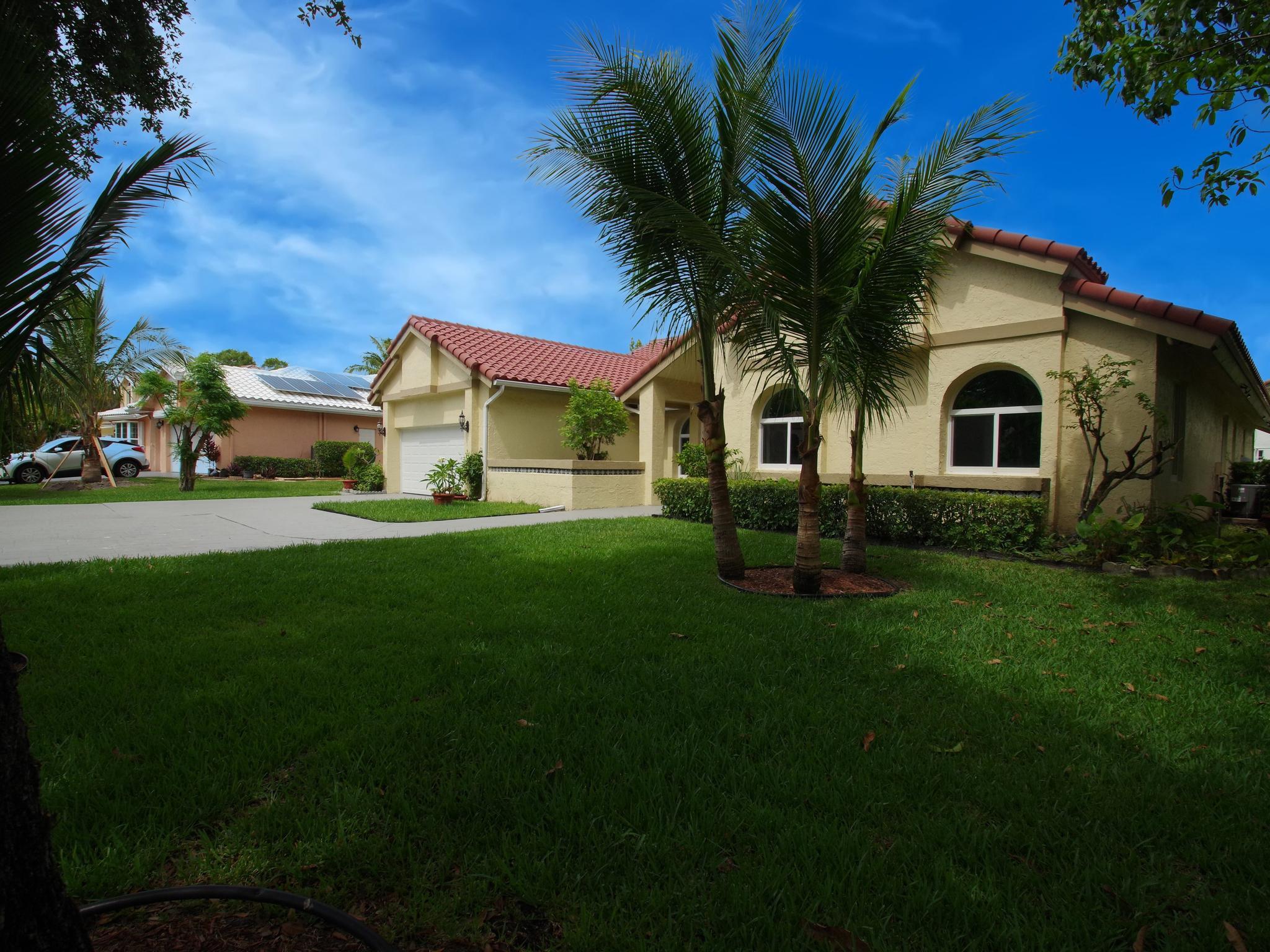 6300 NW 60th Way — Photo 3