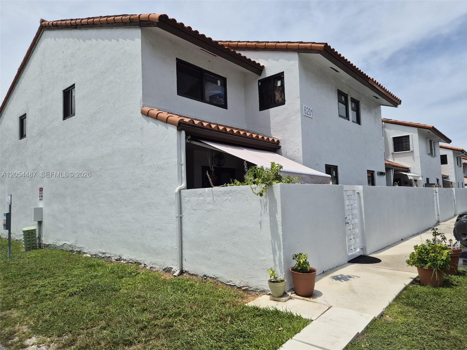 6201 sw 138  th ct # G, Miami FL 33183