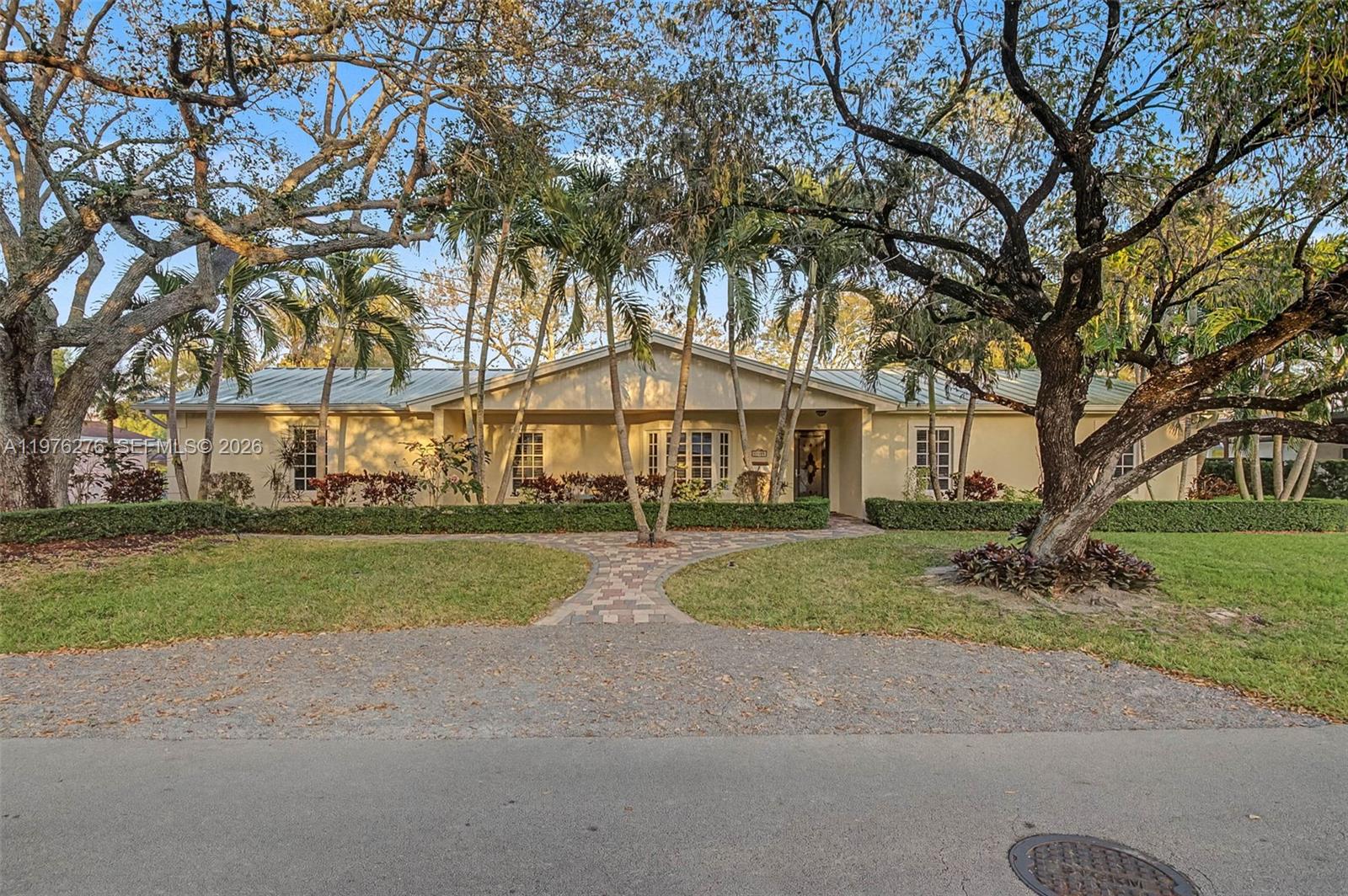 15401 SW 81 Av, Palmetto Bay FL 33157
