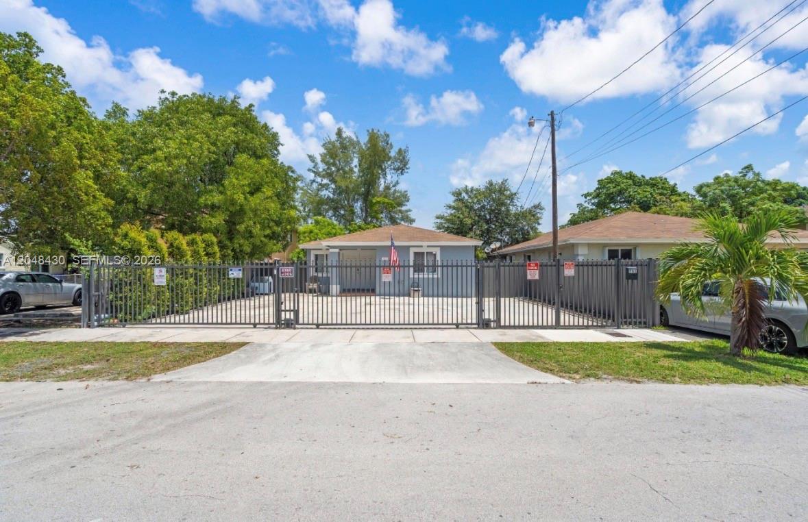 751 NW 70th St, Miami FL 33150