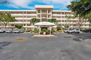 3970 Oaks Clubhouse Dr # 302, Pompano Beach FL 33069