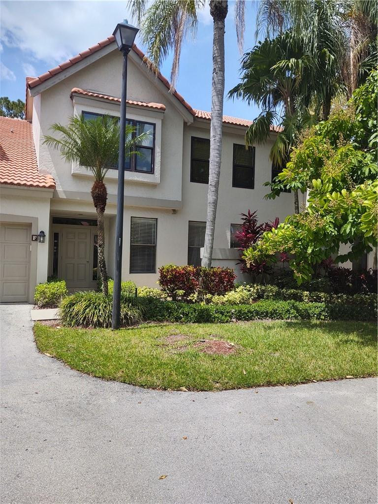 5801 Coach House Circle # B — Photo 2