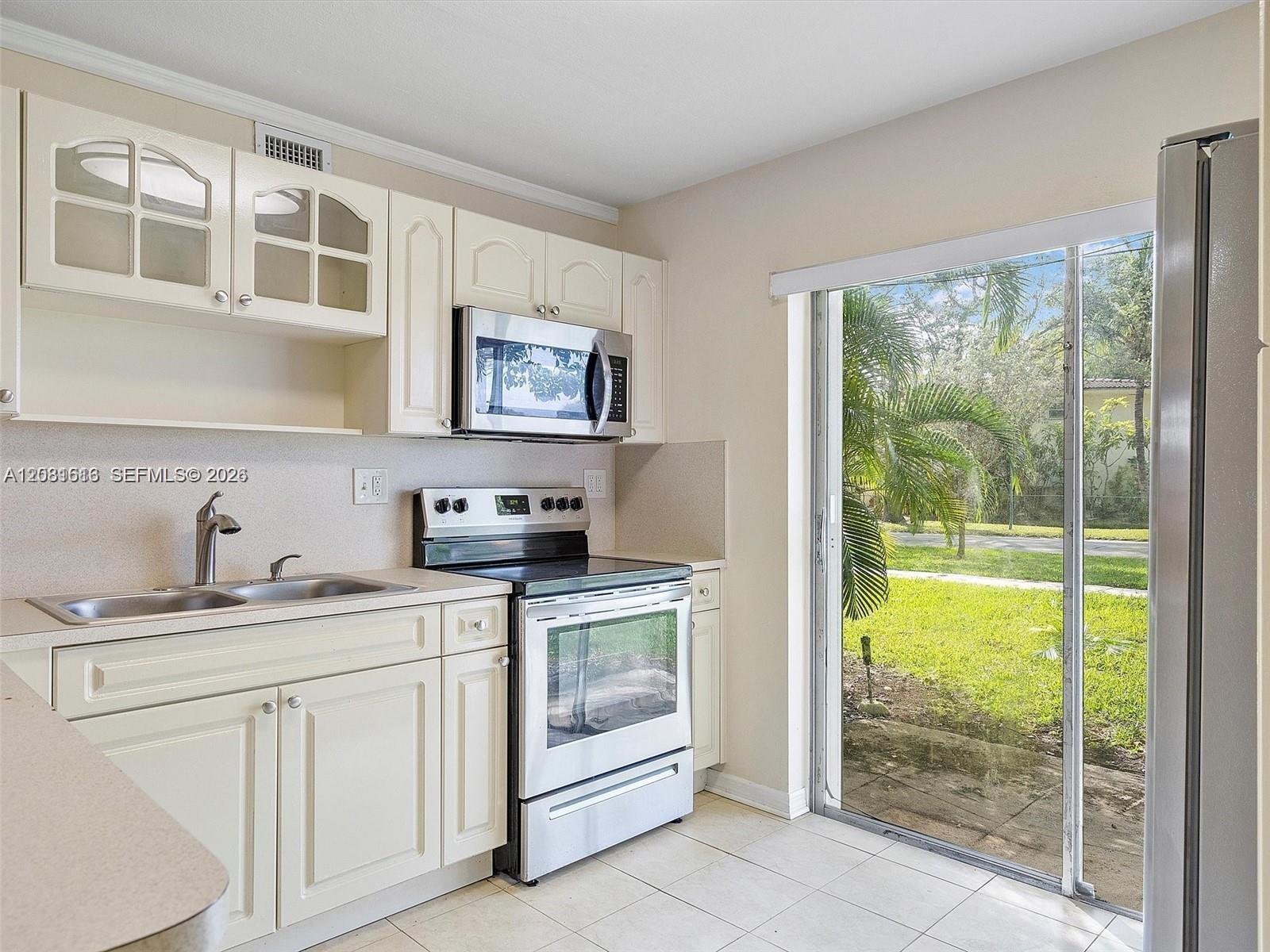 8941 NE 4th Ave Rd # 8941 — Photo 3