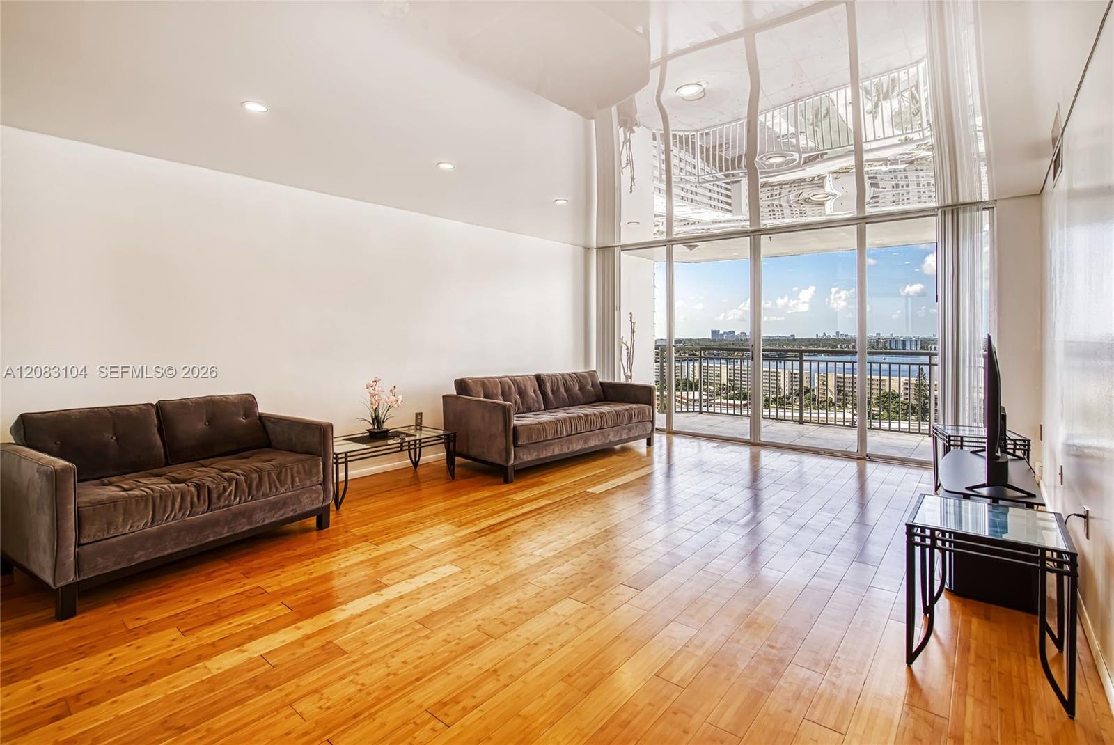 18021 Biscayne Blvd # 1604 — Photo 3