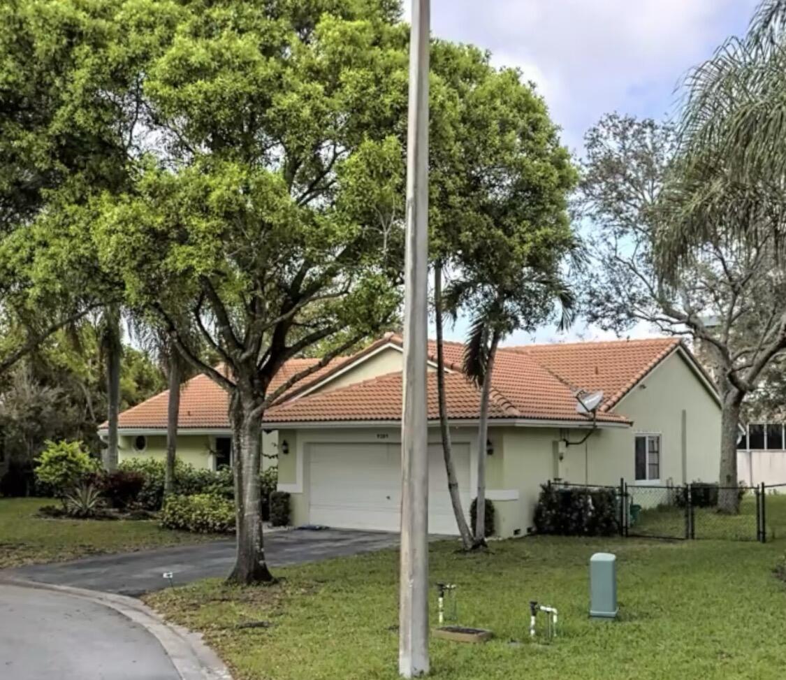 9285 NW 44TH Court, Coral Springs FL 33065