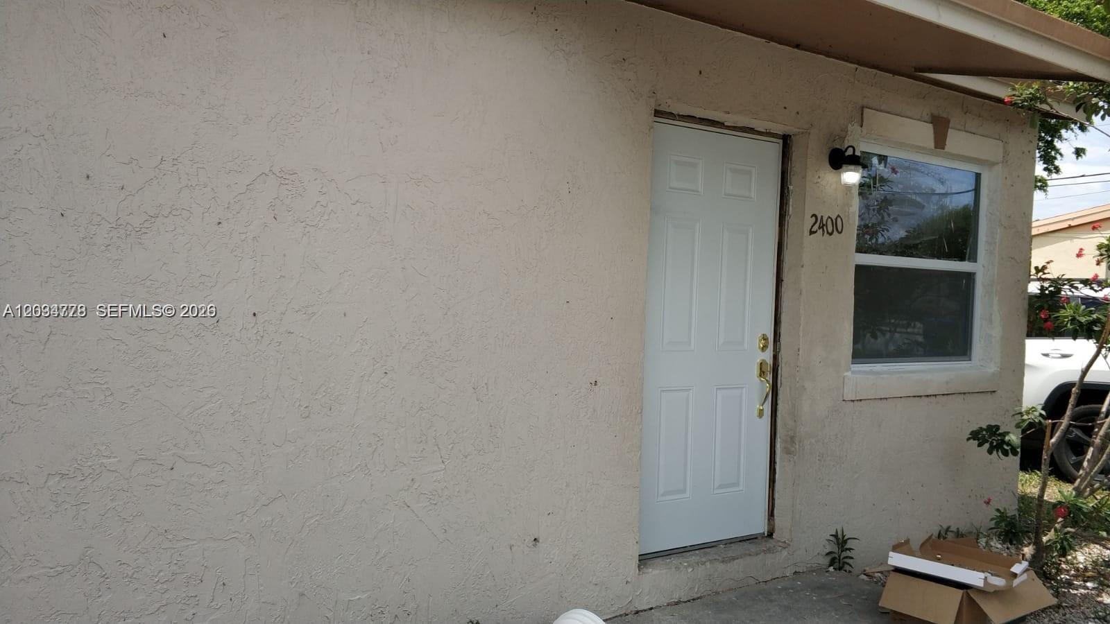 2400 NW 13th Ct — Photo 2