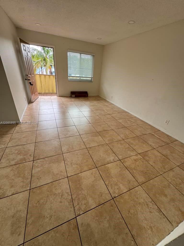 1201 NW 15th Ct # 6 — Photo 5