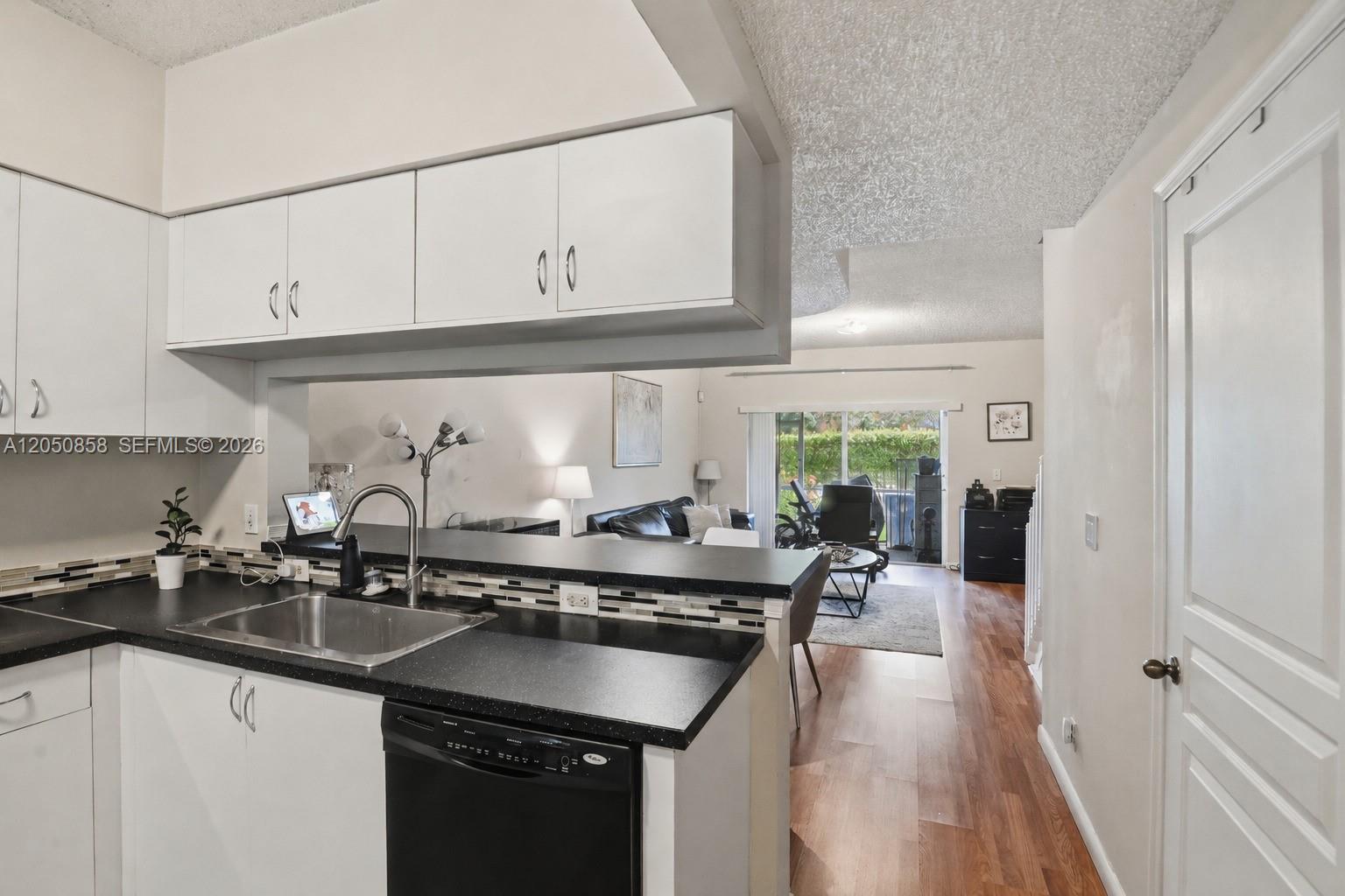 21 Simonton Cir — Photo 3