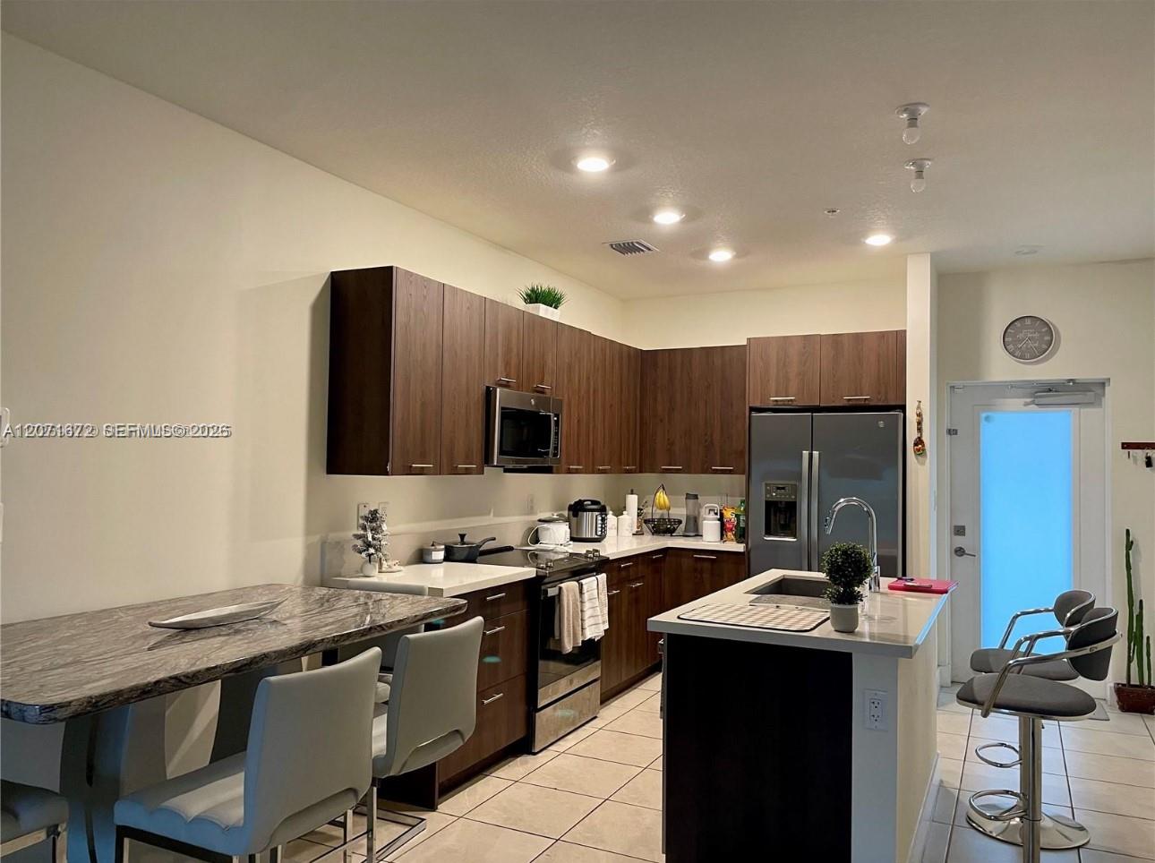 8201 NW 41st St # 302 — Photo 3