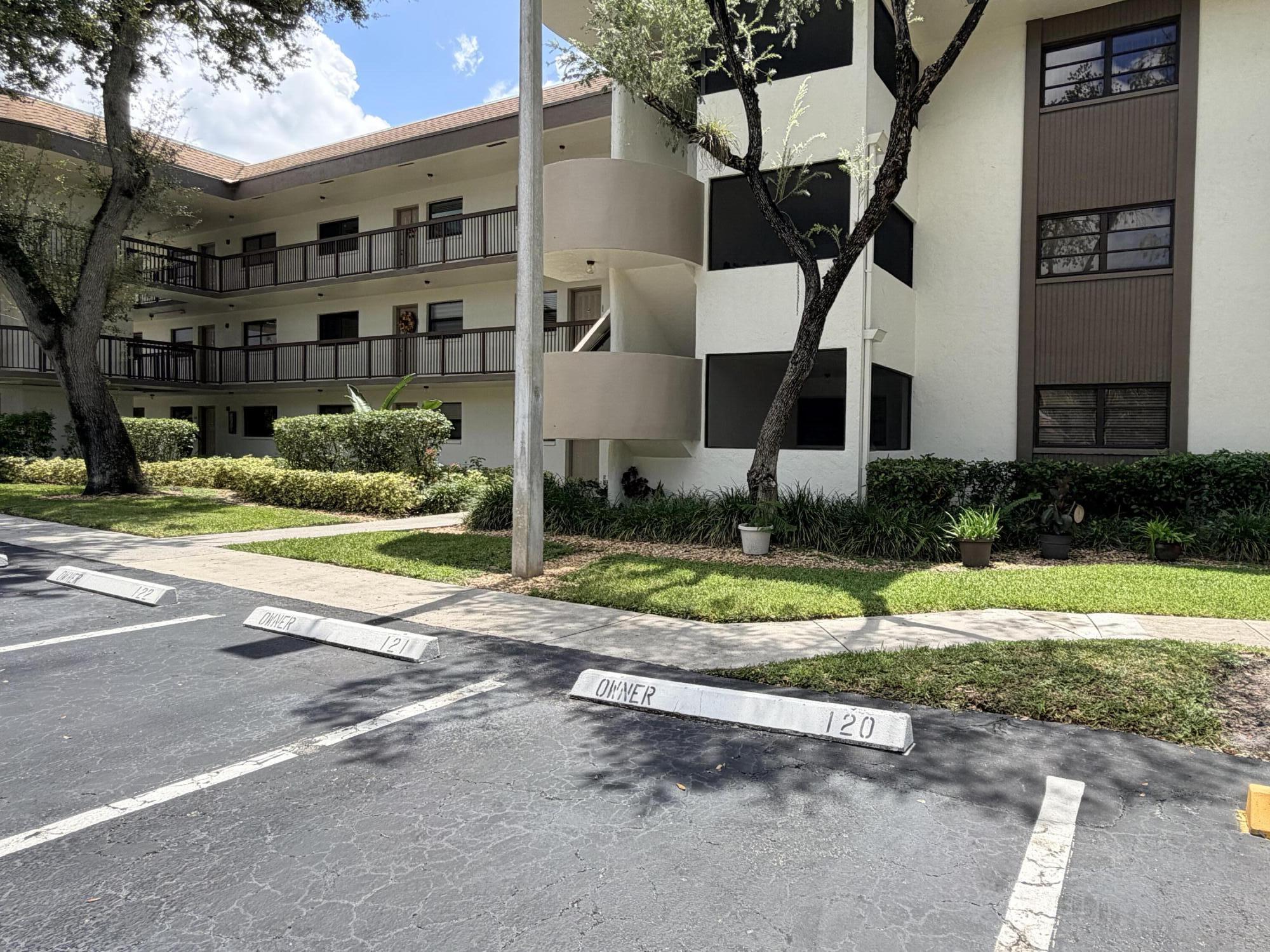 7625 NW 79th Avenue Unit 107 — Photo 2