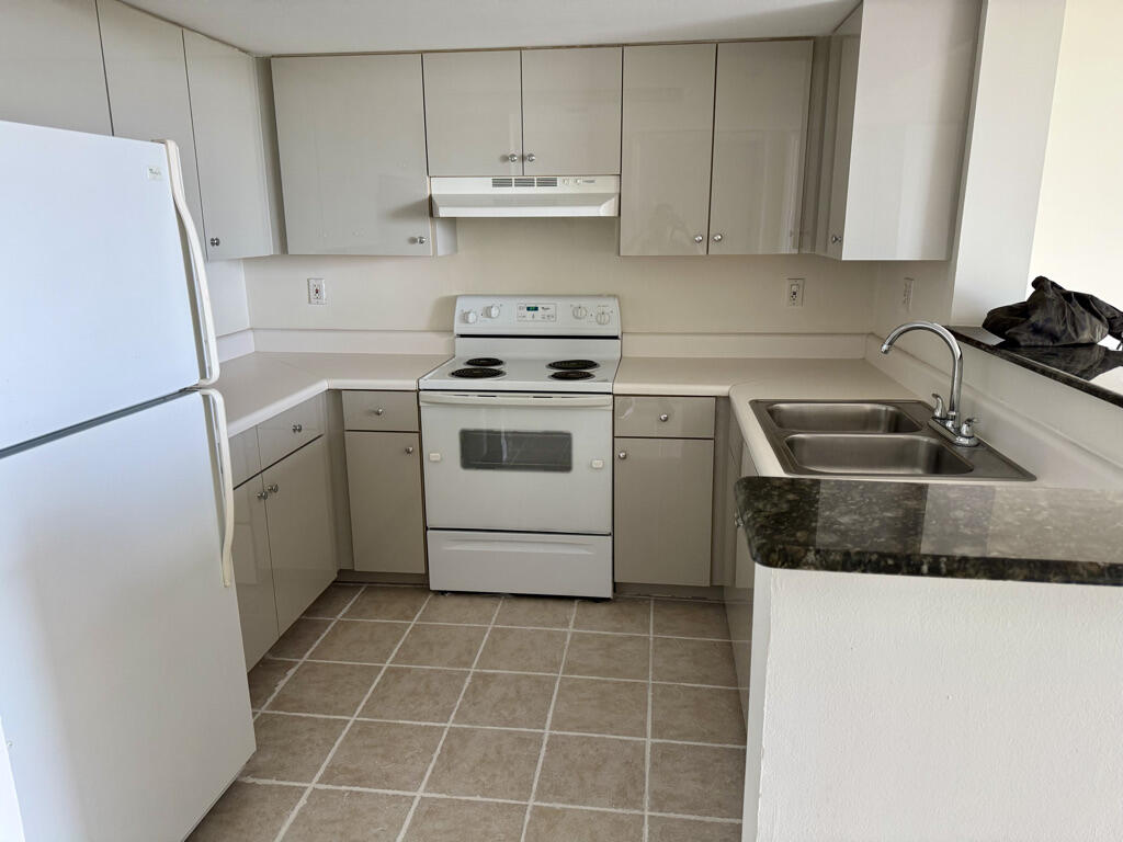 3000 Coral Way # 1007, Miami FL 33145