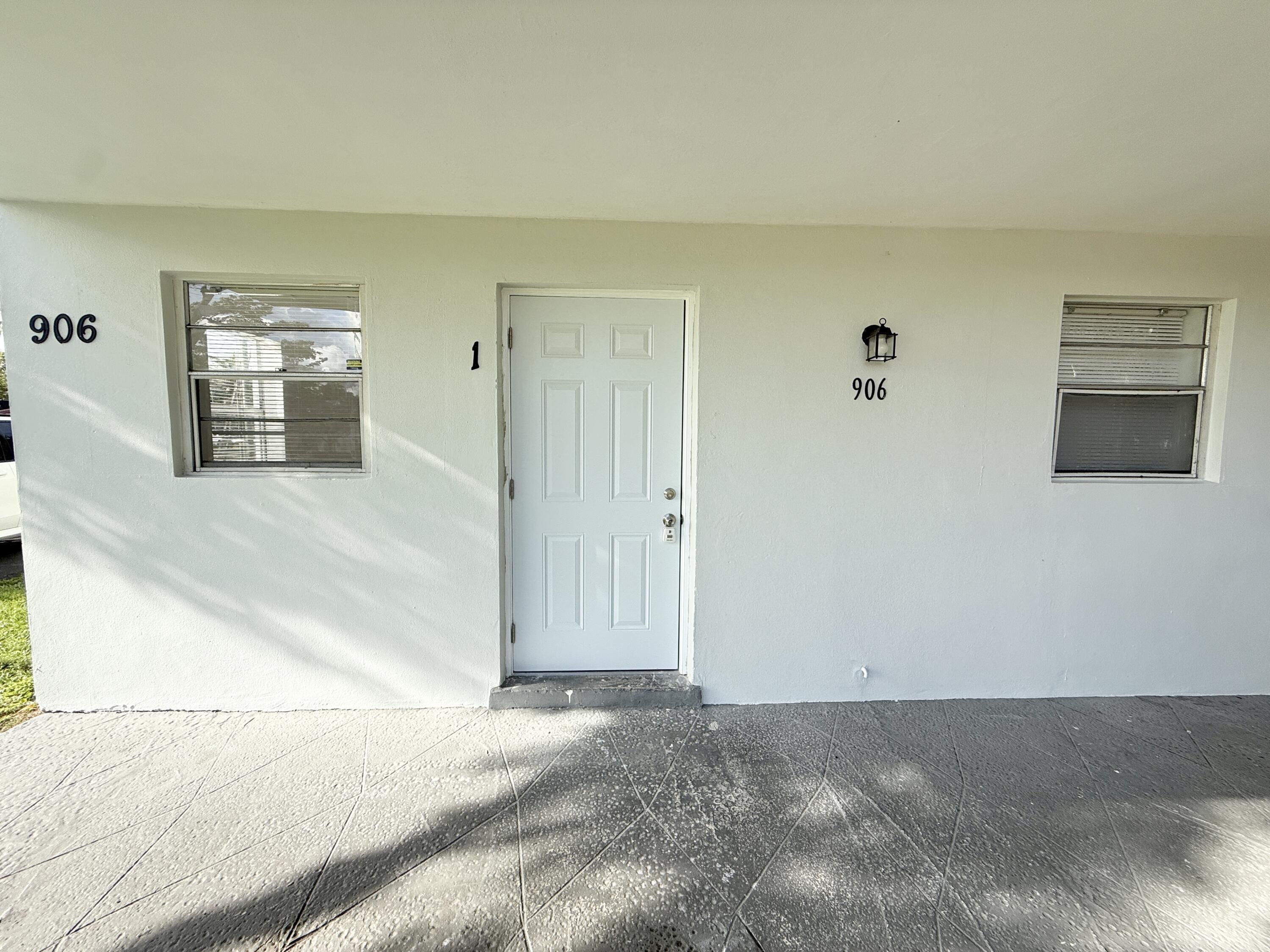 906 Foresteria Drive — Photo 3