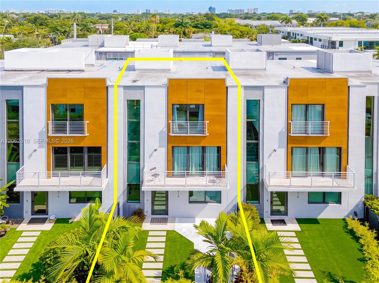 916 NE 4th St, Fort Lauderdale FL 33301