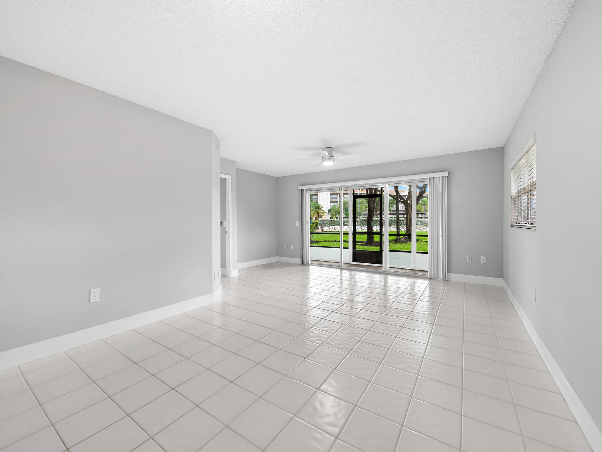 550 SW 137 Avenue # L114, Pembroke Pines FL 33027