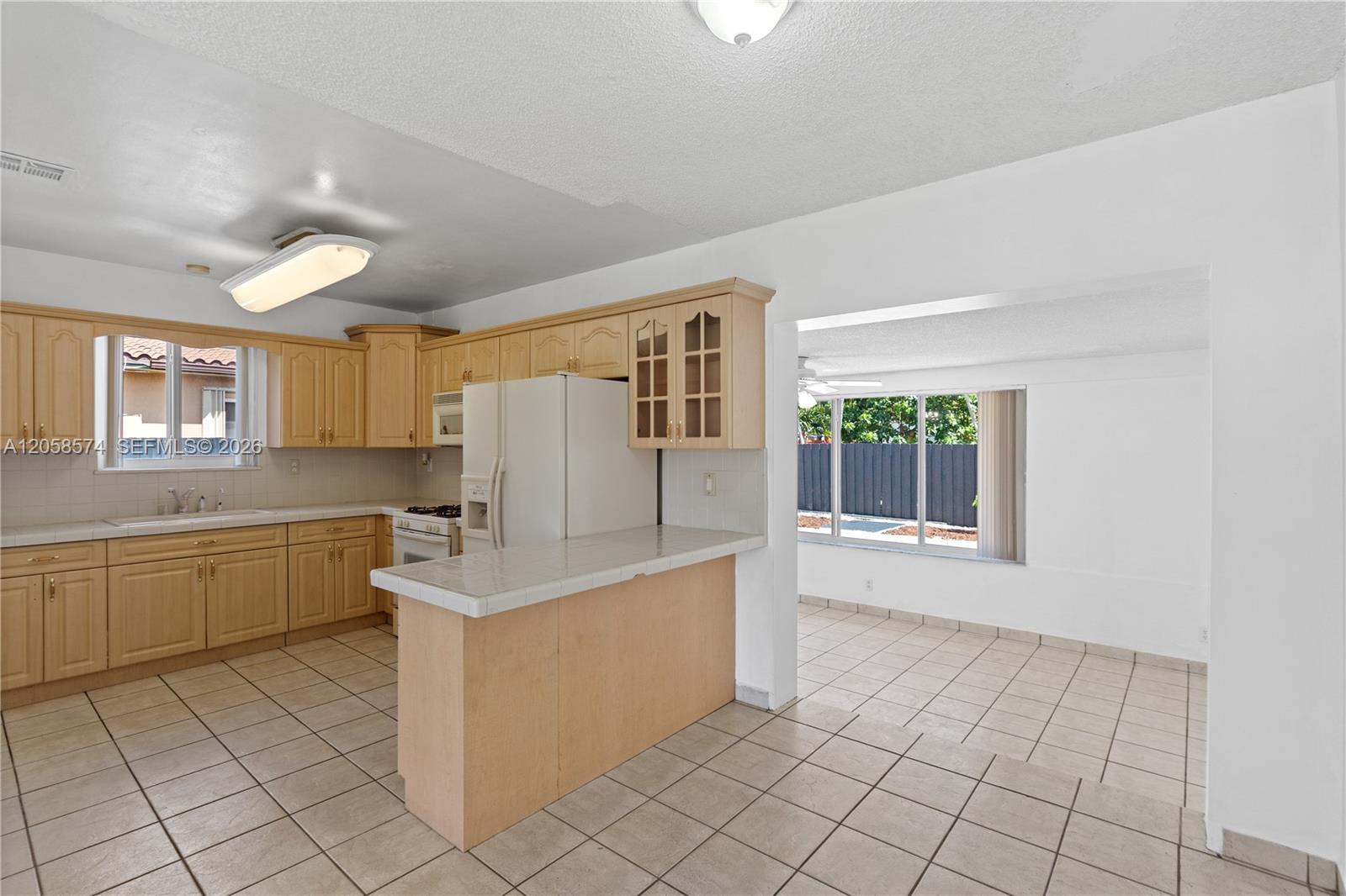 661 W 50th Pl View 3