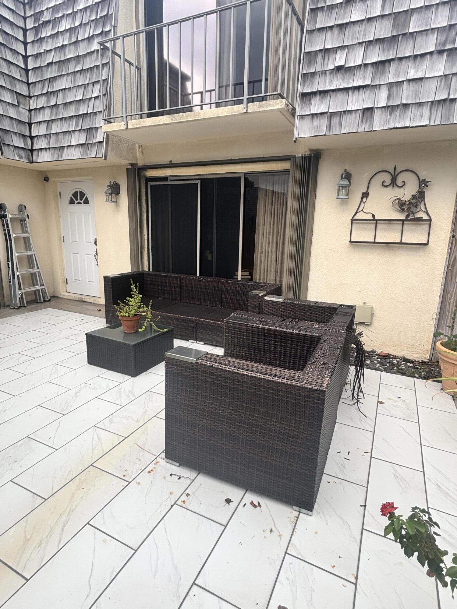 113 W LAKE ARBOR Drive — Photo 3