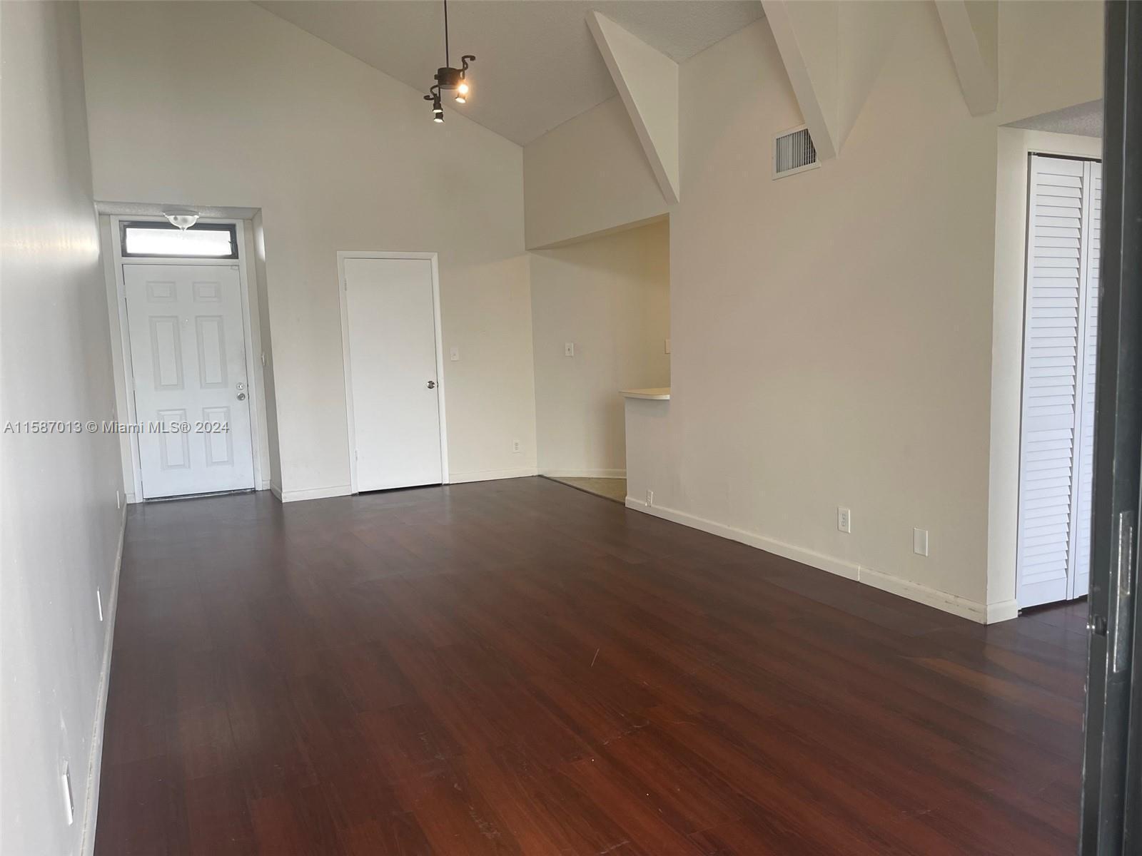 212 Lake Pointe Drive # 313 — Photo 5