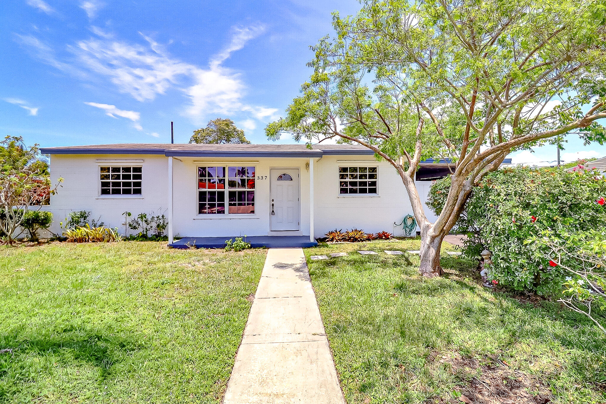 337 Mid Pines Road, Palm Springs FL 33461