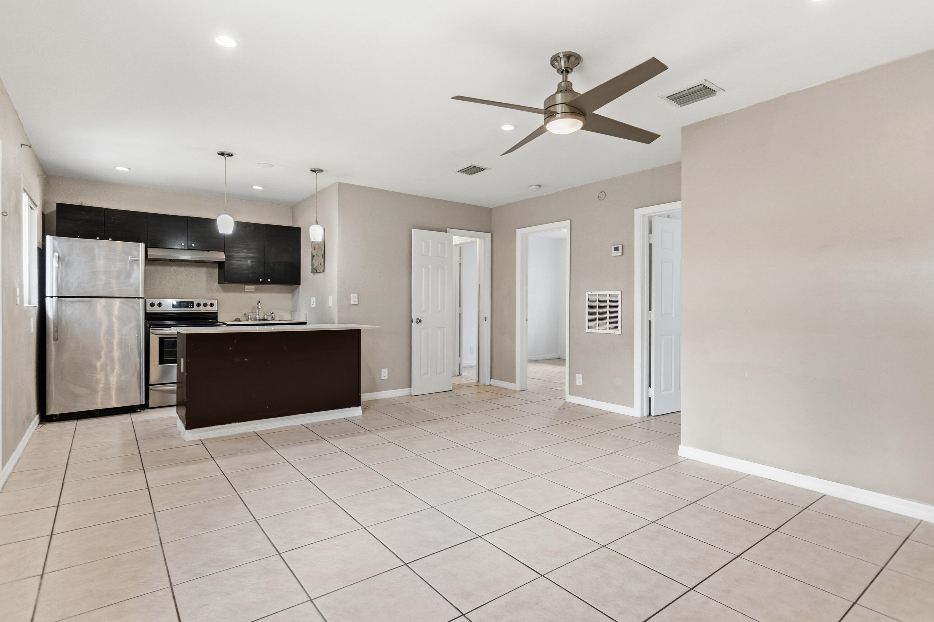 709 SW 13TH Avenue # 2 — Photo 4