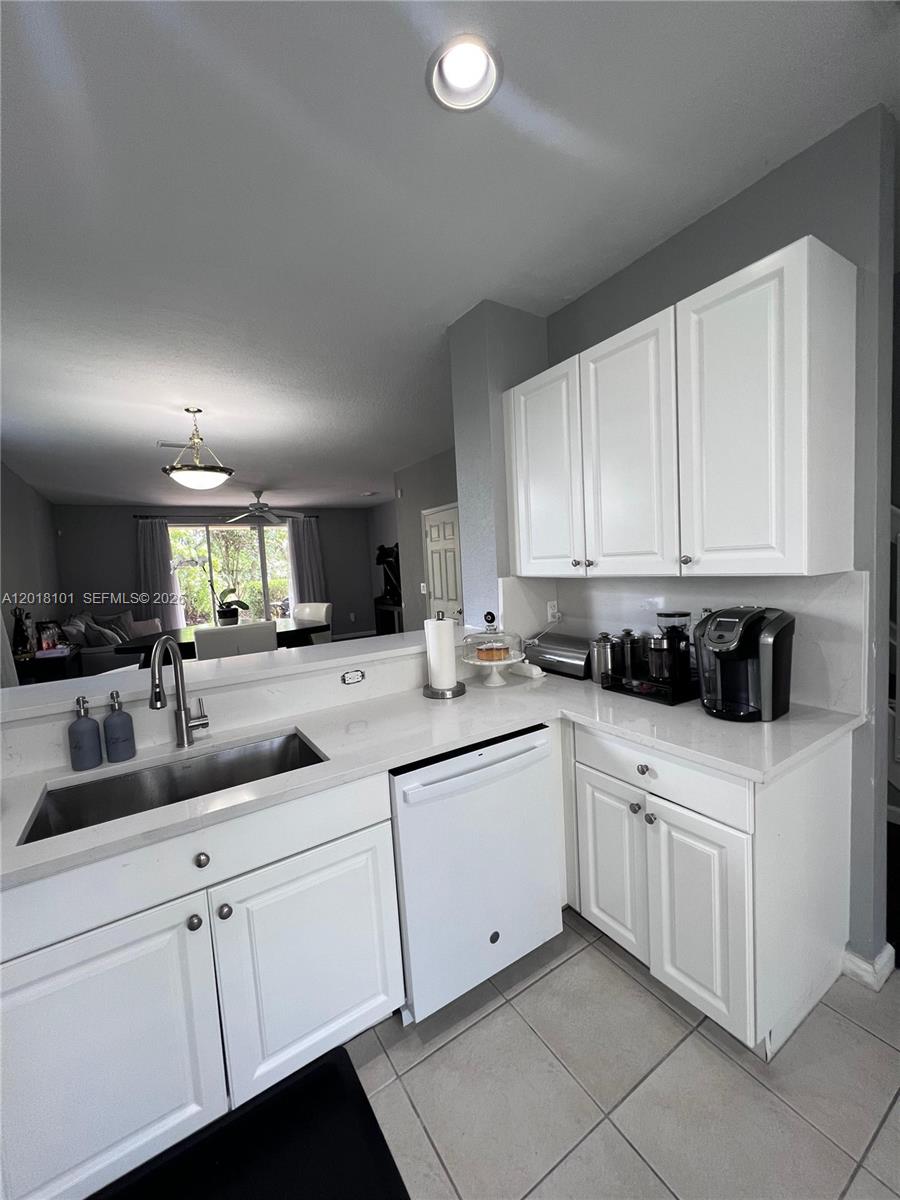 681 NW 42nd Ave, Plantation FL 33317
