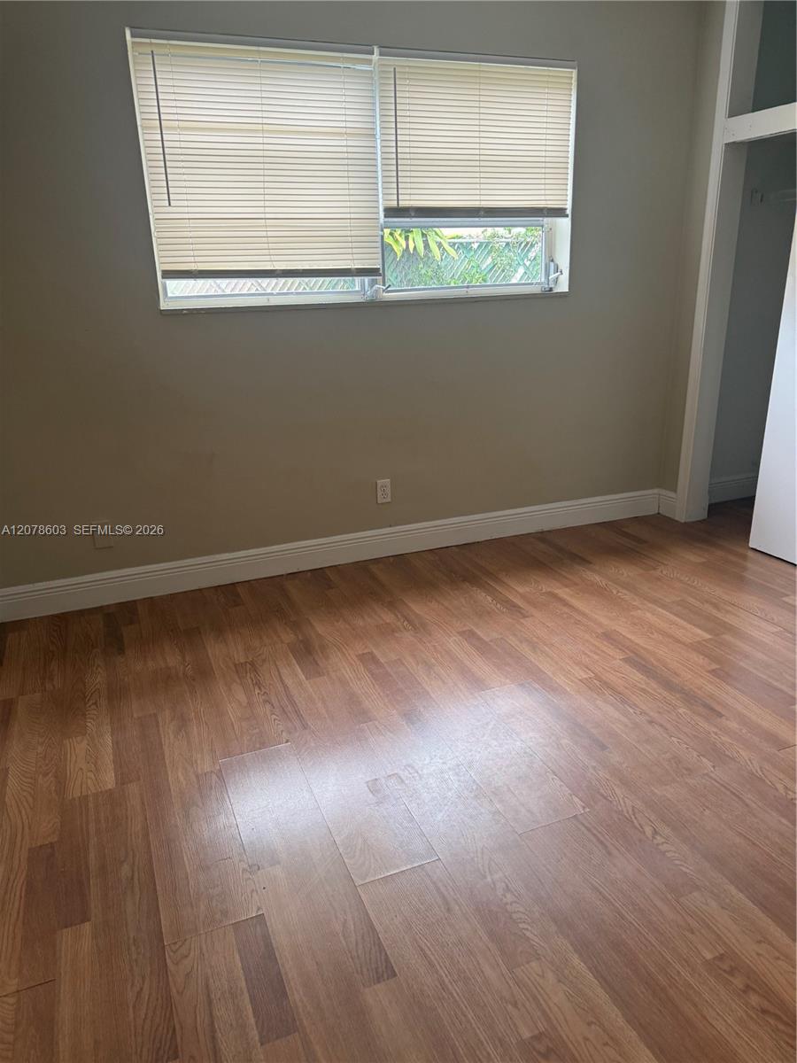2121 N 52nd Ave — Photo 5