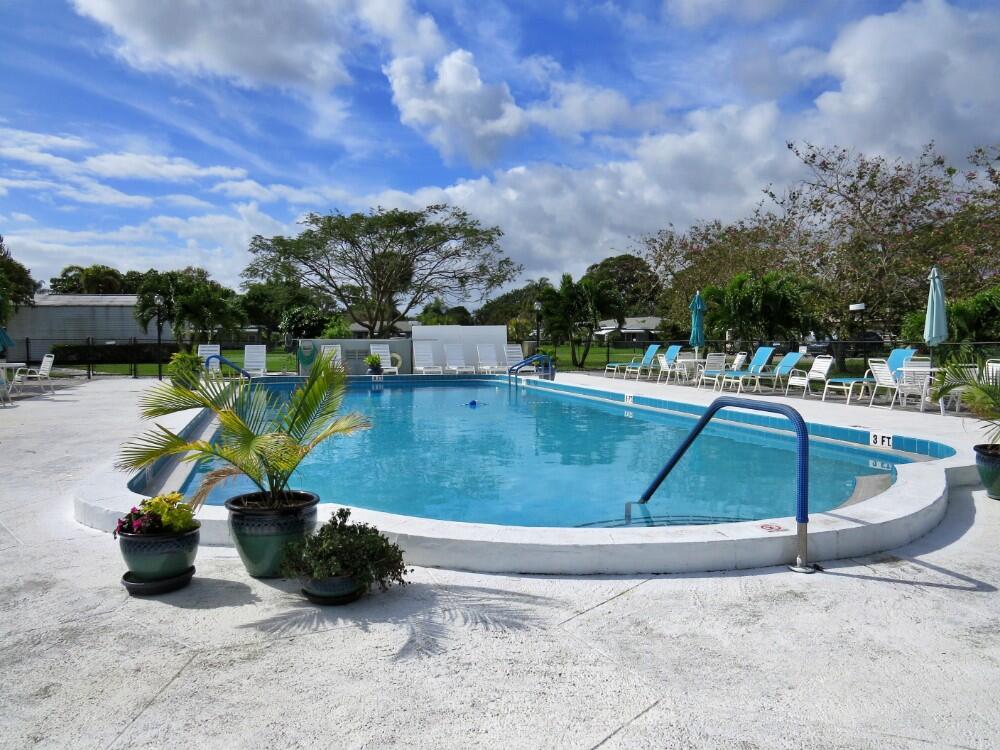 1052 North Drive # B, Delray Beach FL 33445