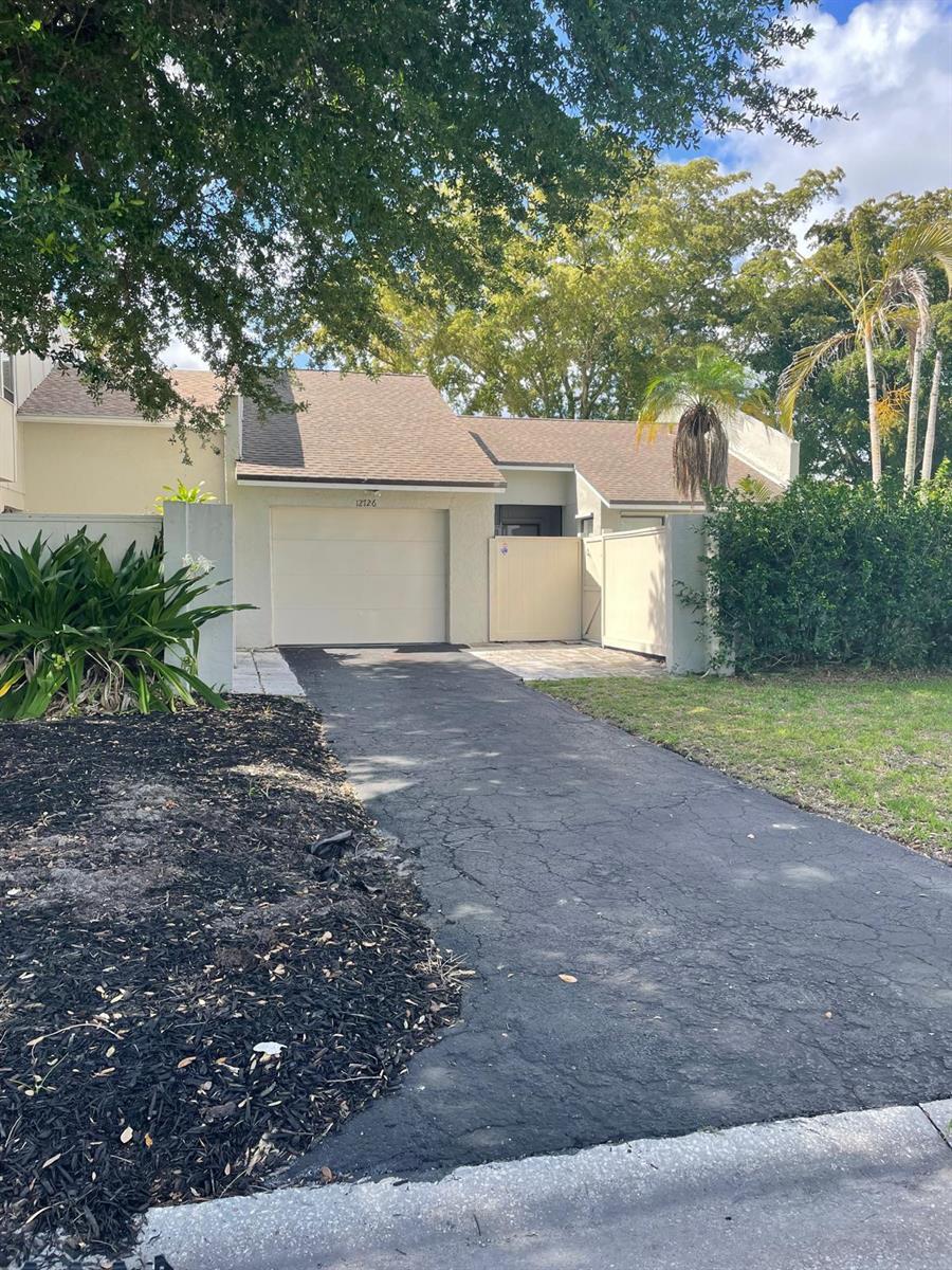 12726 Spinnaker Lane, Wellington FL 33414