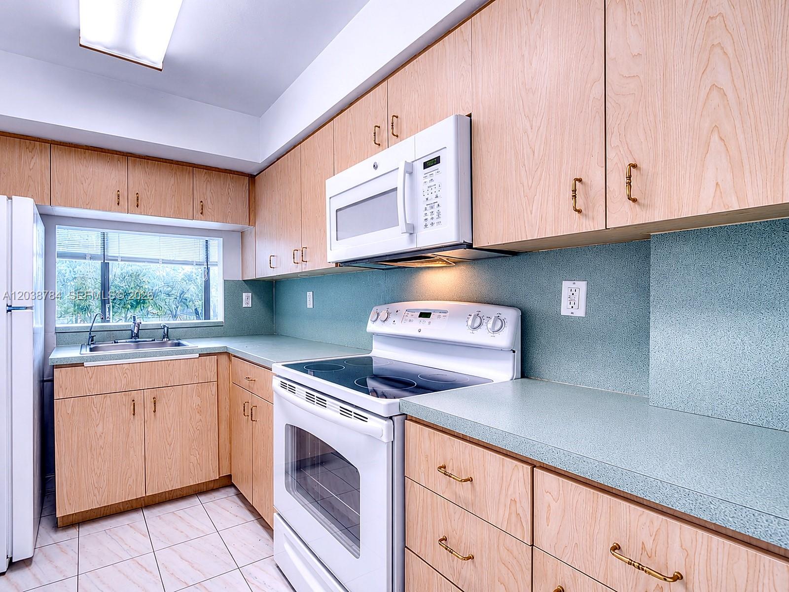 9440 W Flagler St # 205 — Photo 3
