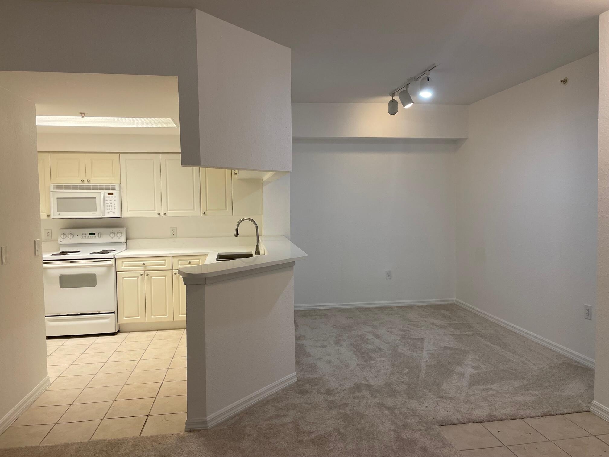 3021 Alcazar Place # 306 — Photo 4