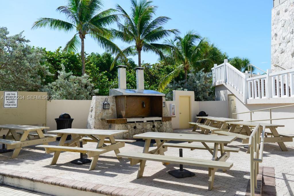 1121 Crandon Blvd # D206 — Photo 3