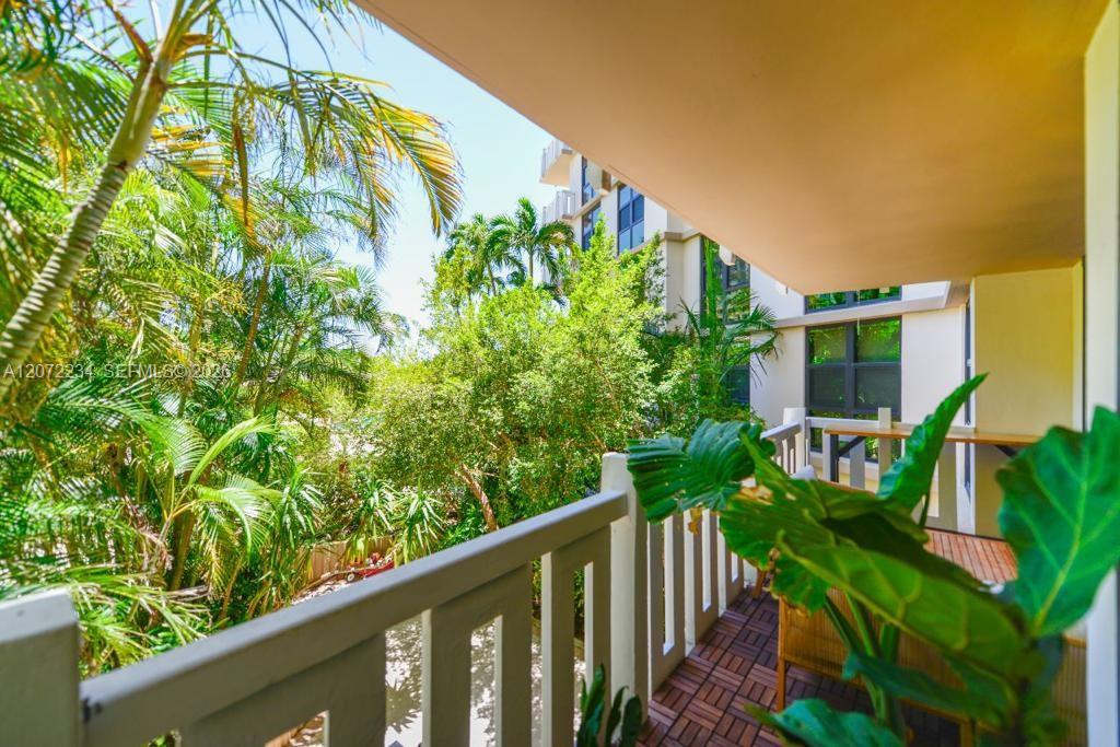 1121 Crandon Blvd # D206 — Photo 5