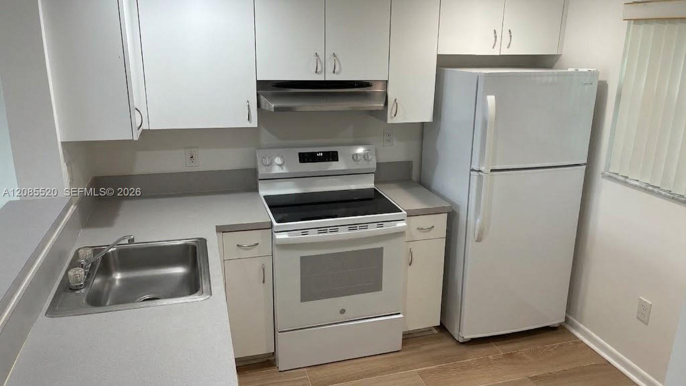 10815 SW 112th Ave # 311 — Photo 3