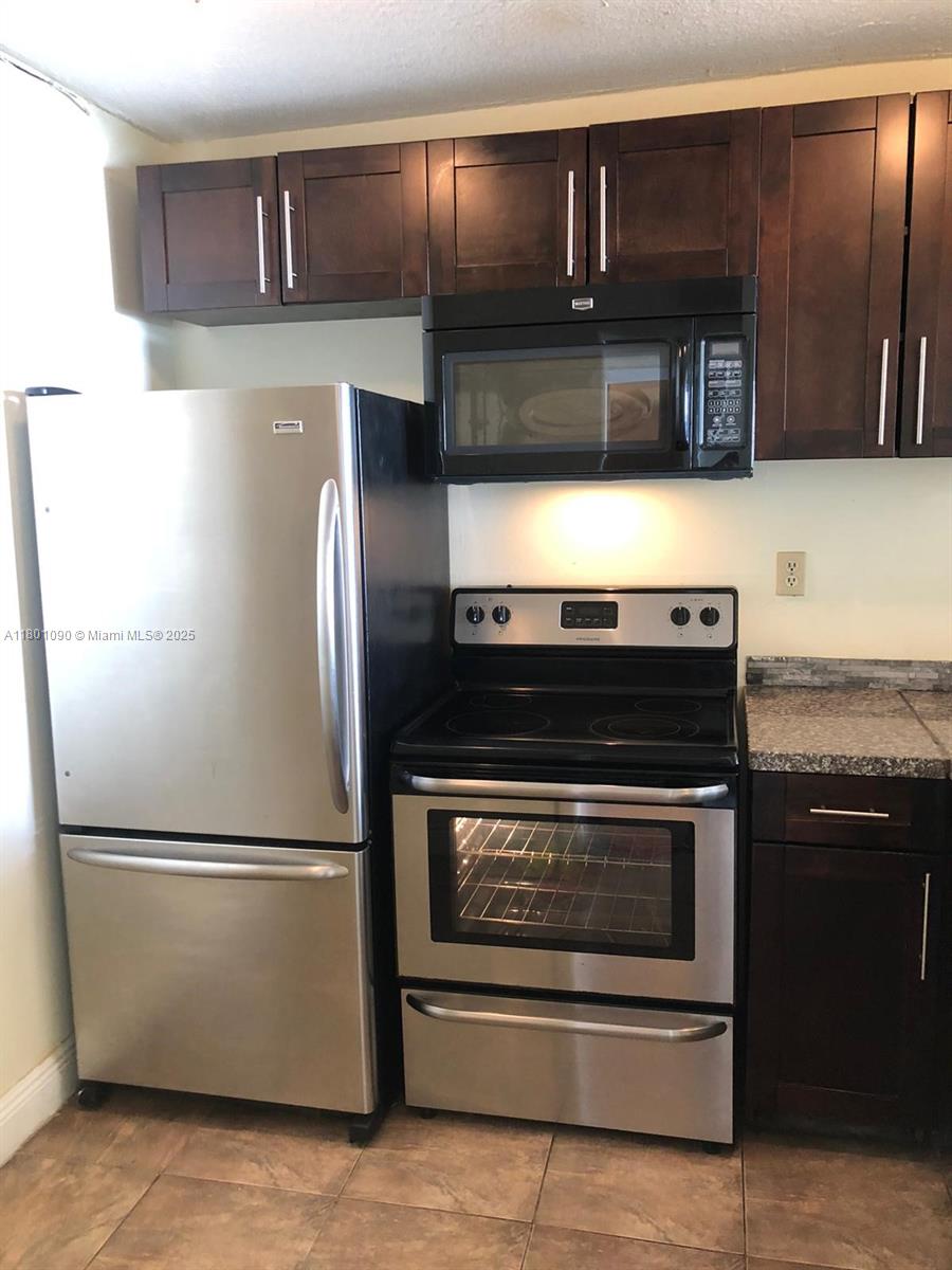 492 NW 165th St Rd # C514, Miami FL 33169