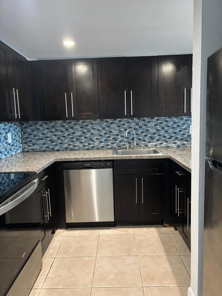 6970 NW 186th St # 505 — Photo 3