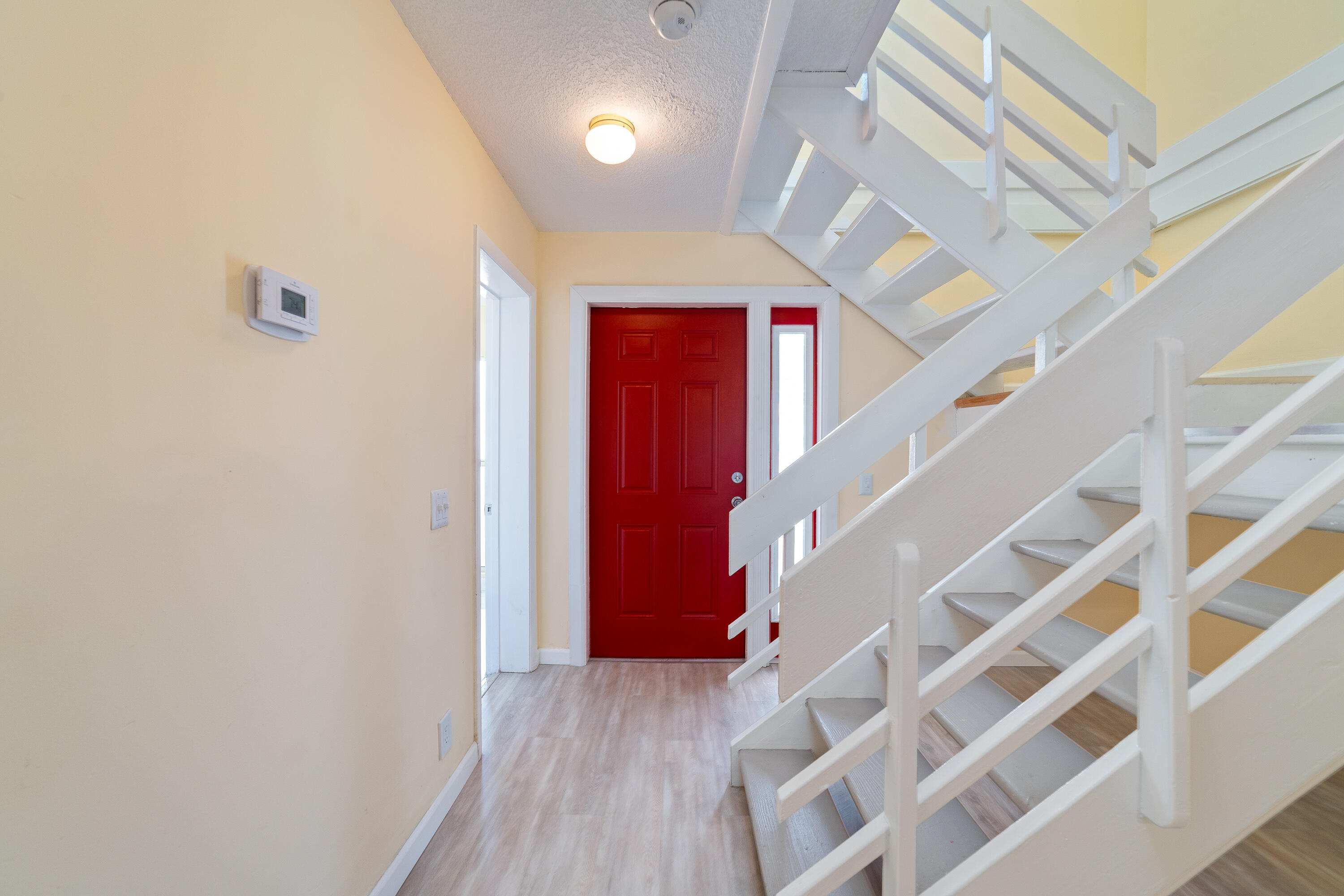 276 SUNSHINE Drive — Photo 2