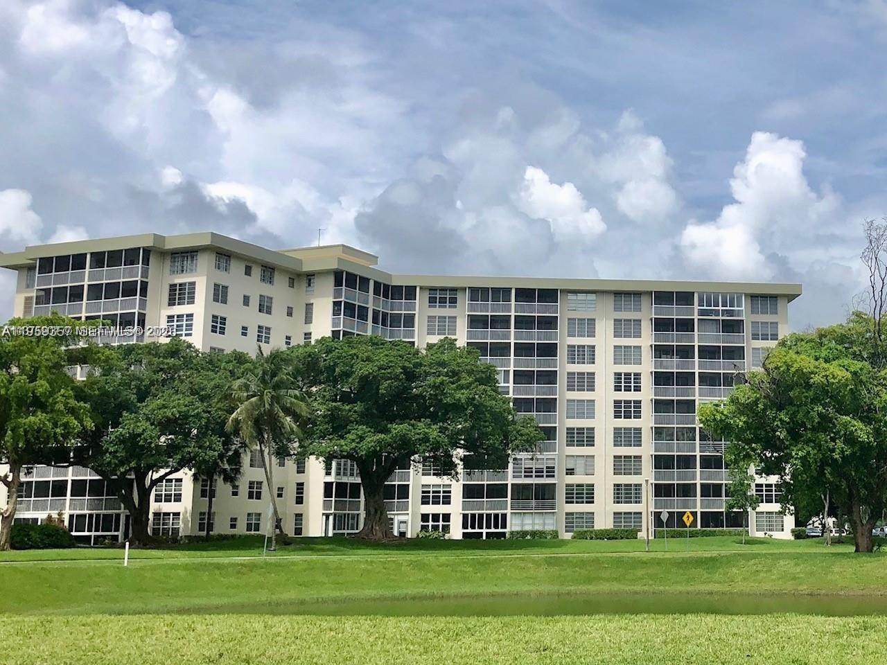 2940 N Course Dr # 910, Pompano Beach FL 33069