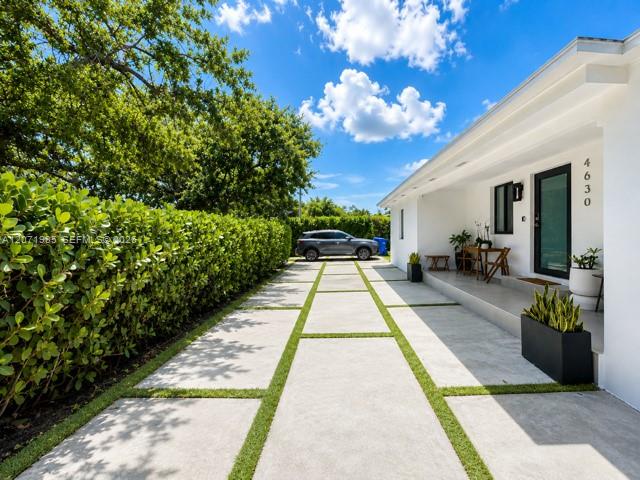 4630 SW 3rd St — Photo 5