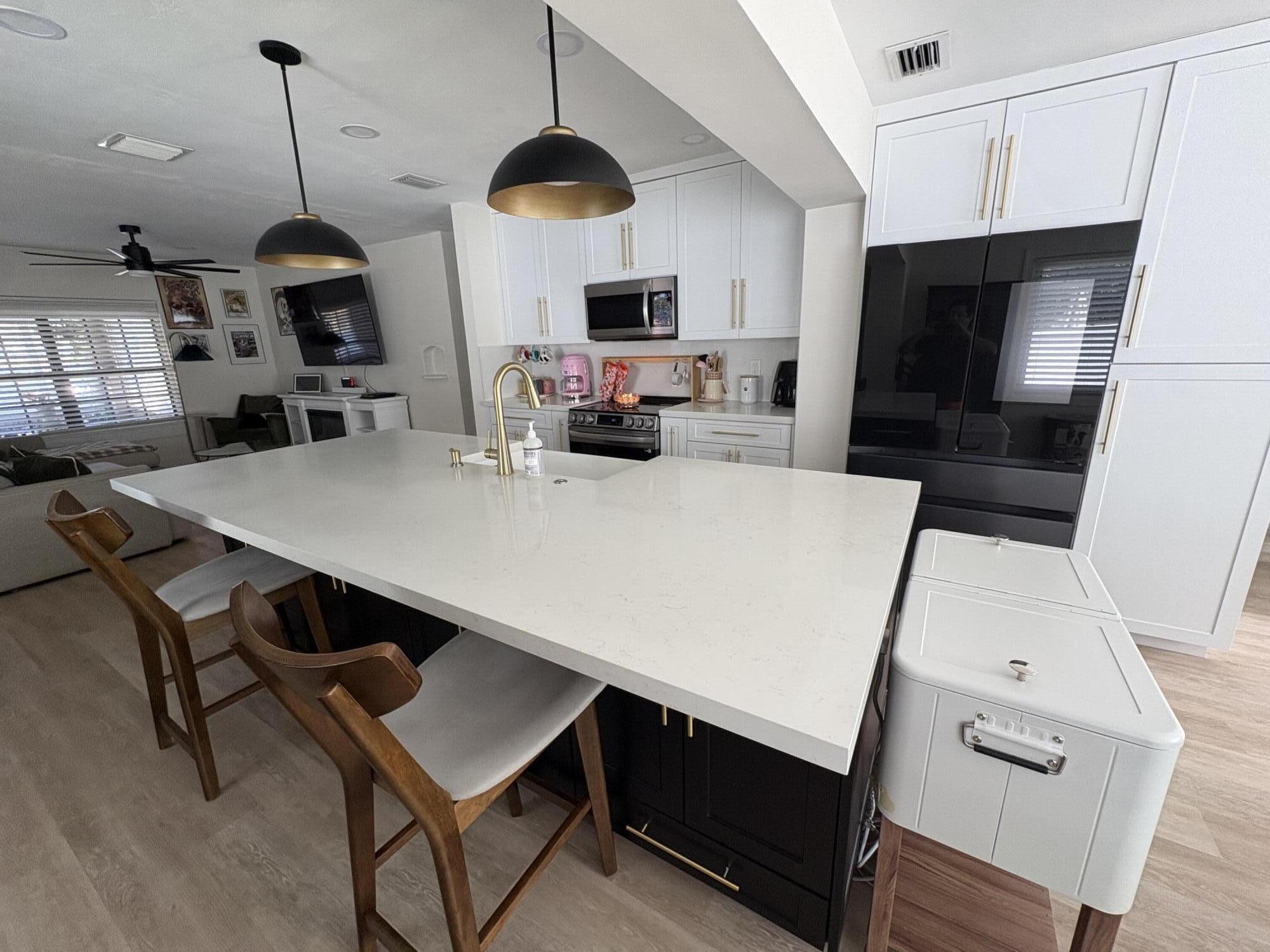 1215 NE 16TH Terrace — Photo 3